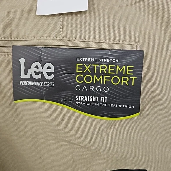 NWT- Lee Brand Men's Extreme Comfort Cargo pants. Size 40x32. - Picture 3 of 5